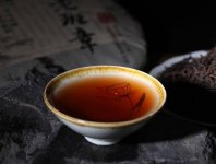 2008年的老班章普洱茶餅生茶缺了一塊值錢嗎？